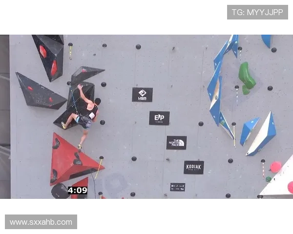 成都滑板队在世界攀岩锦标赛中以90分稳居积分榜首位